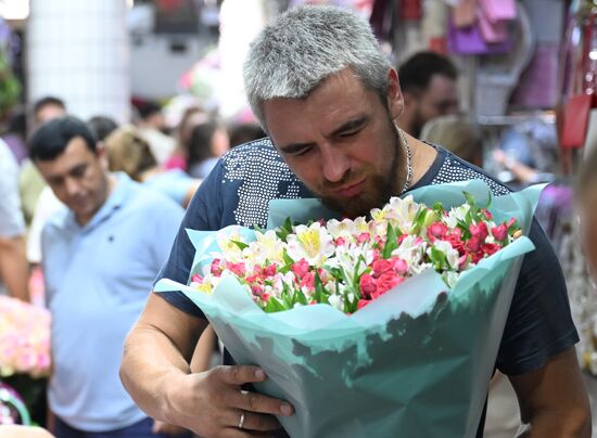 Продажа цветов к началу учебного года