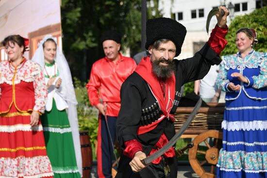 Празднование дня российского казачества 