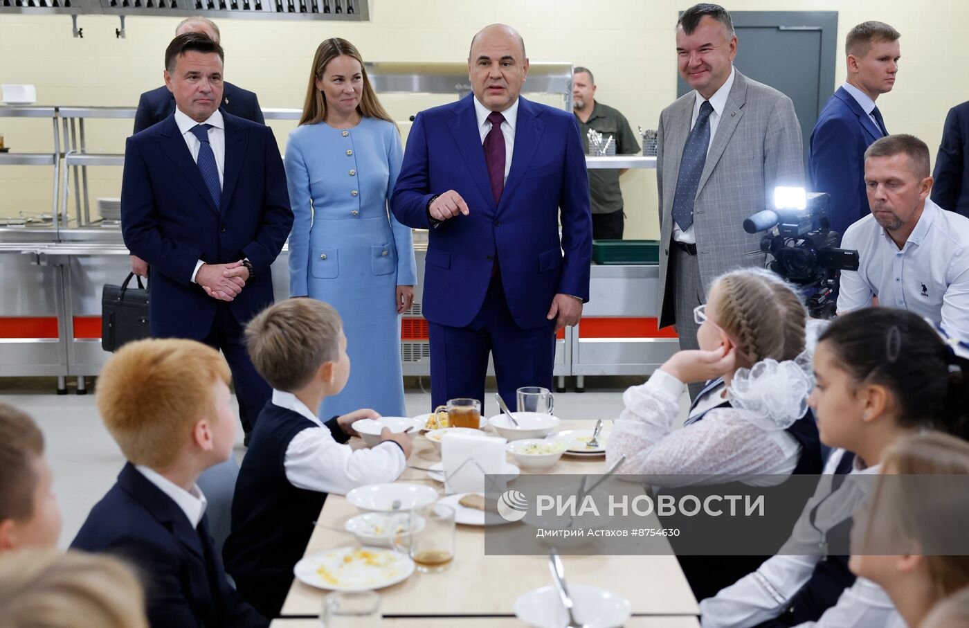 Премьер-министр Михаил Мишустин посетил инженерно-технический лицей "Авиатика"