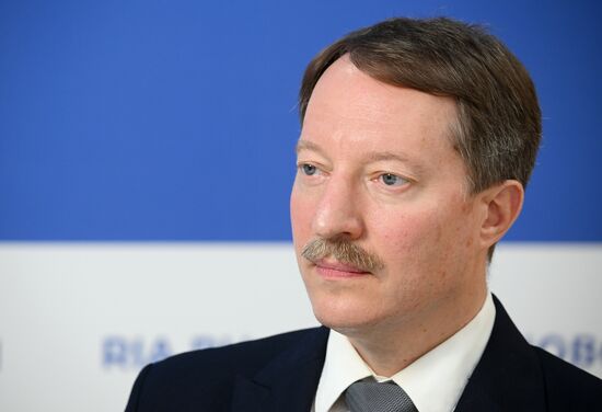 ВЭФ-2024. Работа стендов РИА Новости и радио Sputnik