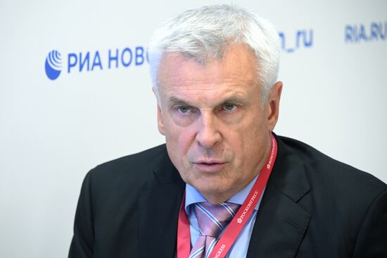 ВЭФ-2024. Работа стендов РИА Новости и радио Sputnik