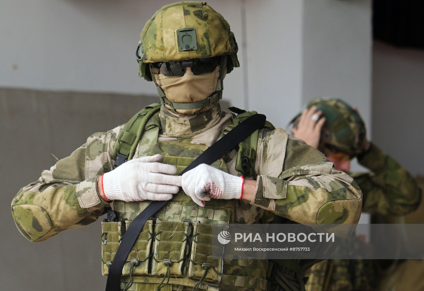 Занятия по десантированию спецназа Росгвардии в Подмосковье 