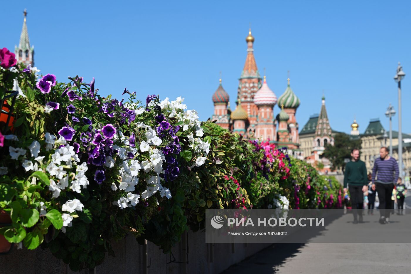 Праздничное украшение Москвы в честь Дня города