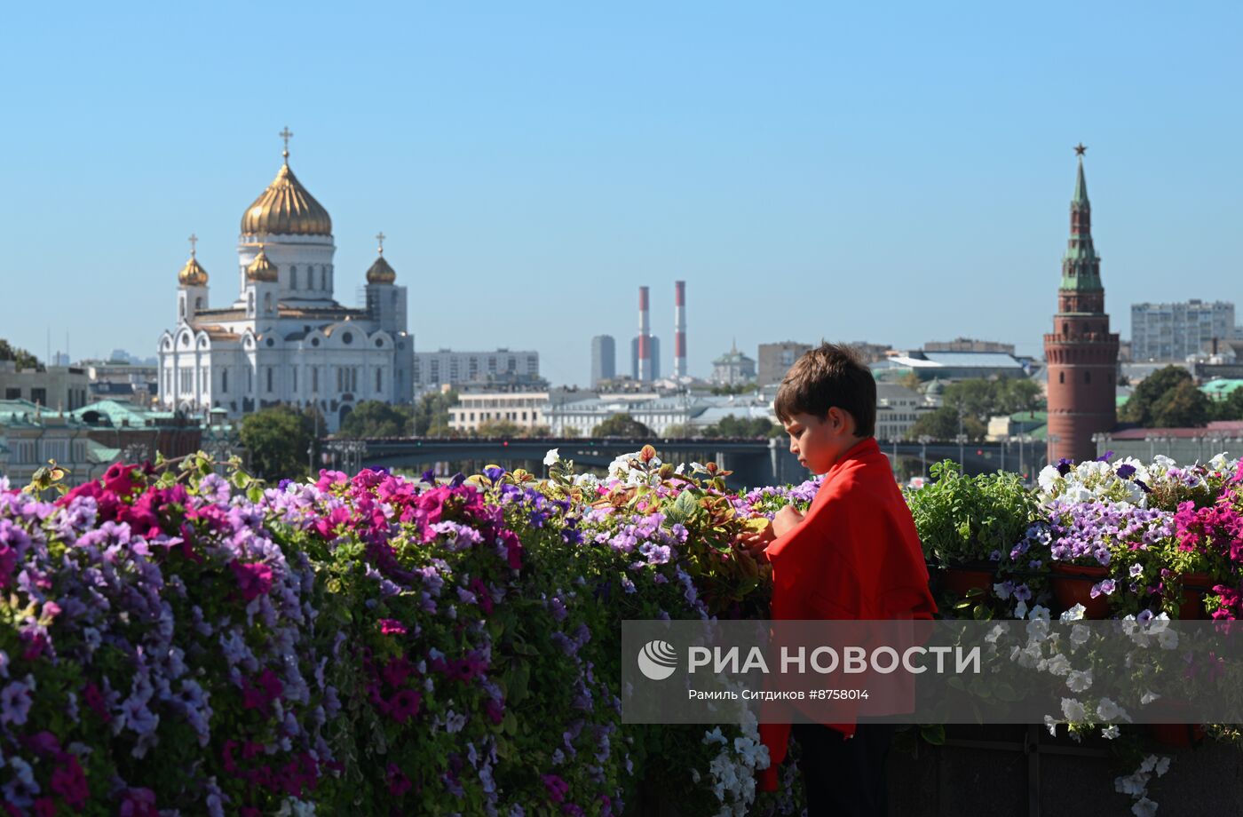 Праздничное украшение Москвы в честь Дня города