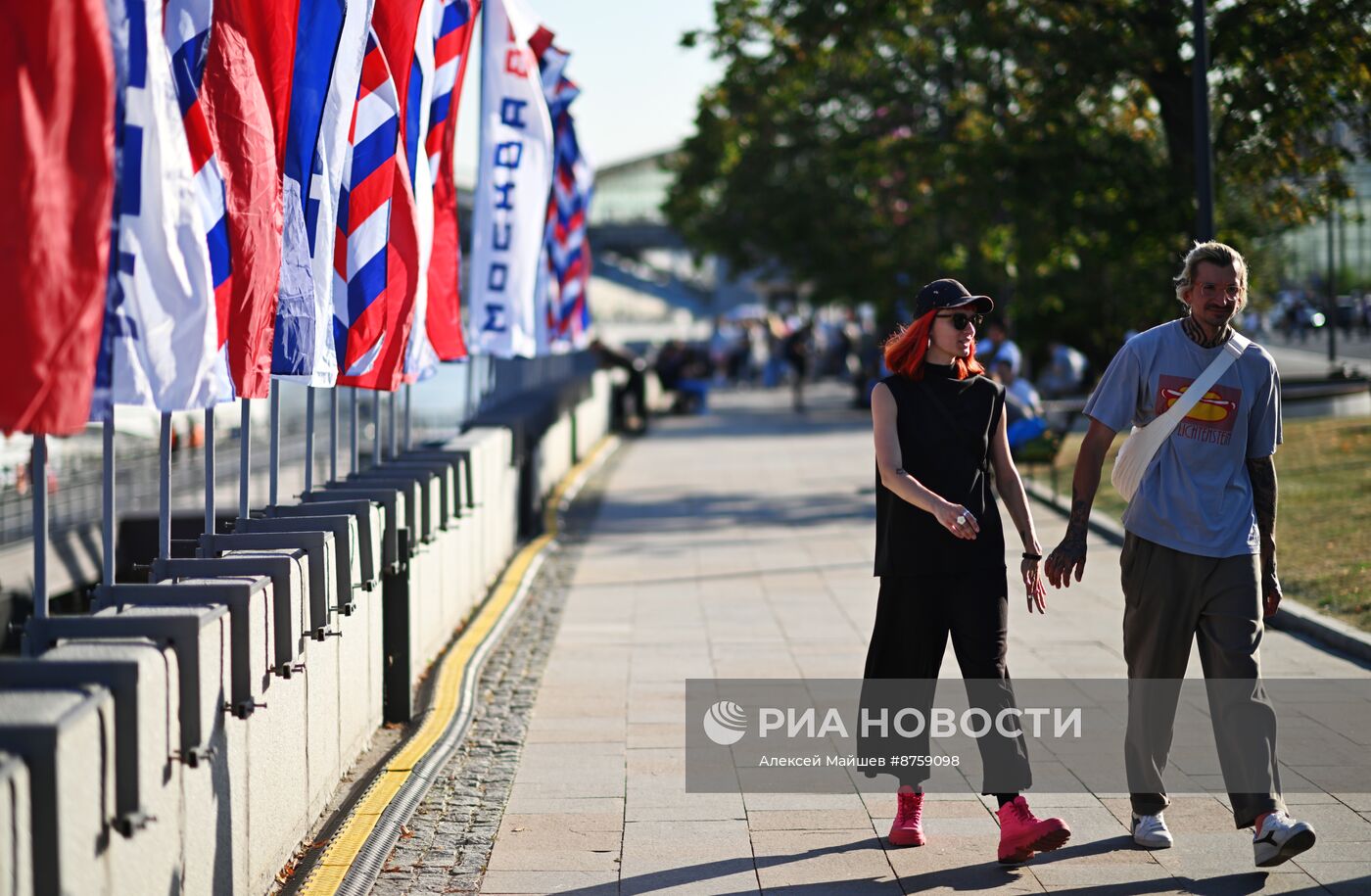 Праздничное украшение Москвы в честь Дня города