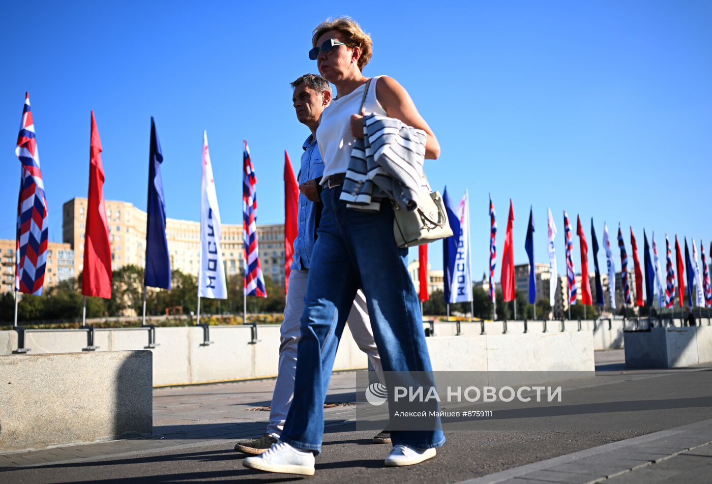 Праздничное украшение Москвы в честь Дня города