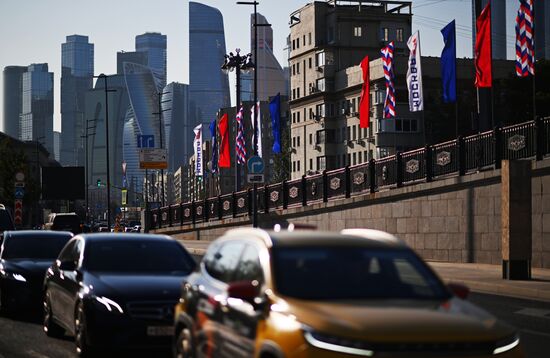 Праздничное украшение Москвы в честь Дня города