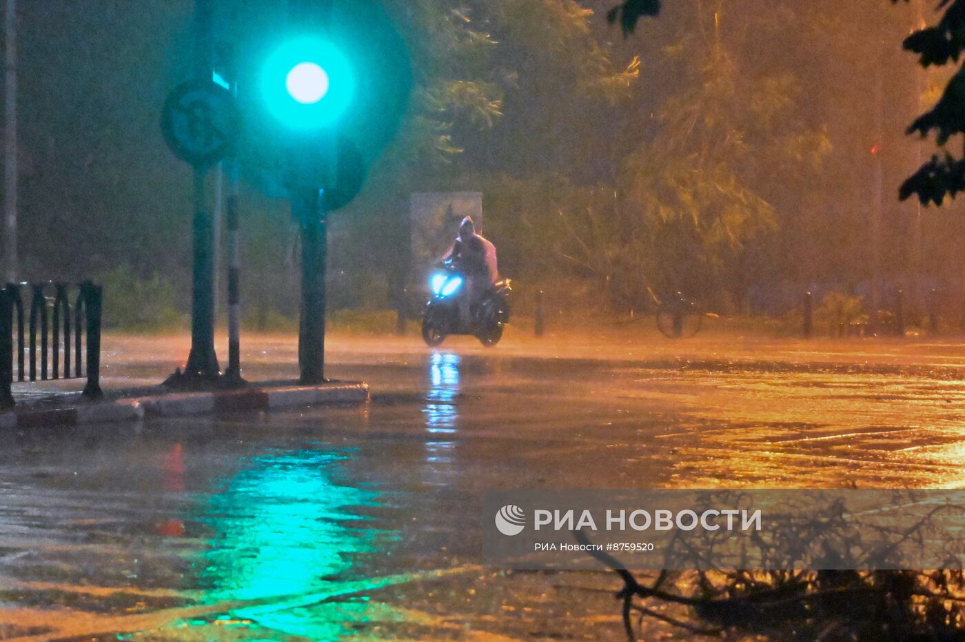 На Вьетнам обрушился тайфун "Яги"