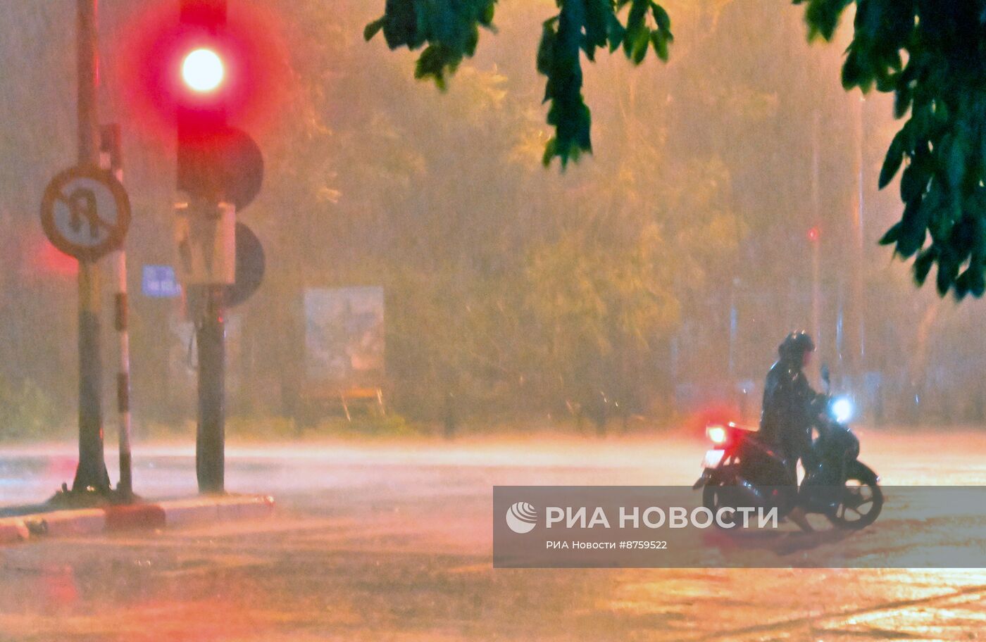 На Вьетнам обрушился тайфун "Яги"