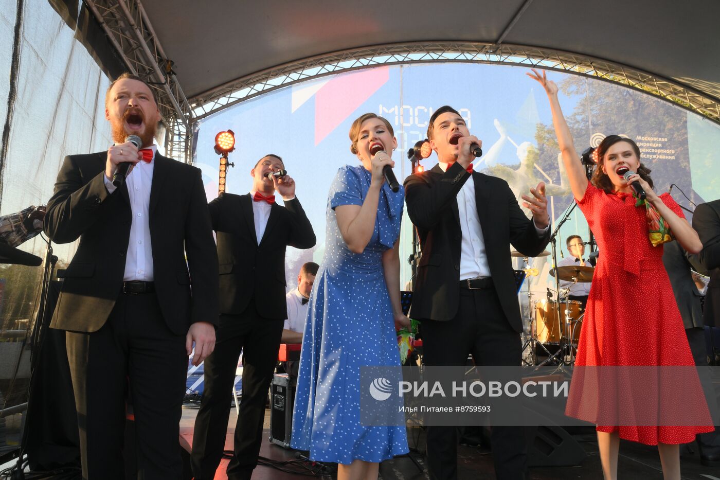 Концерт артистов Театра Олега Табакова "Красавица Москва" в честь Дня города