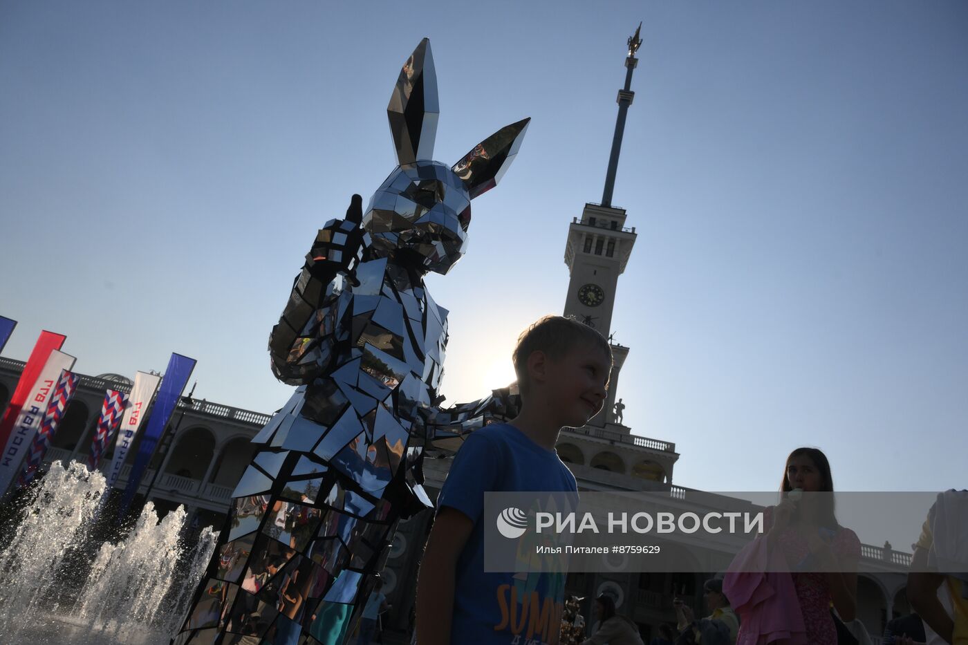 Концерт артистов Театра Олега Табакова "Красавица Москва" в честь Дня города