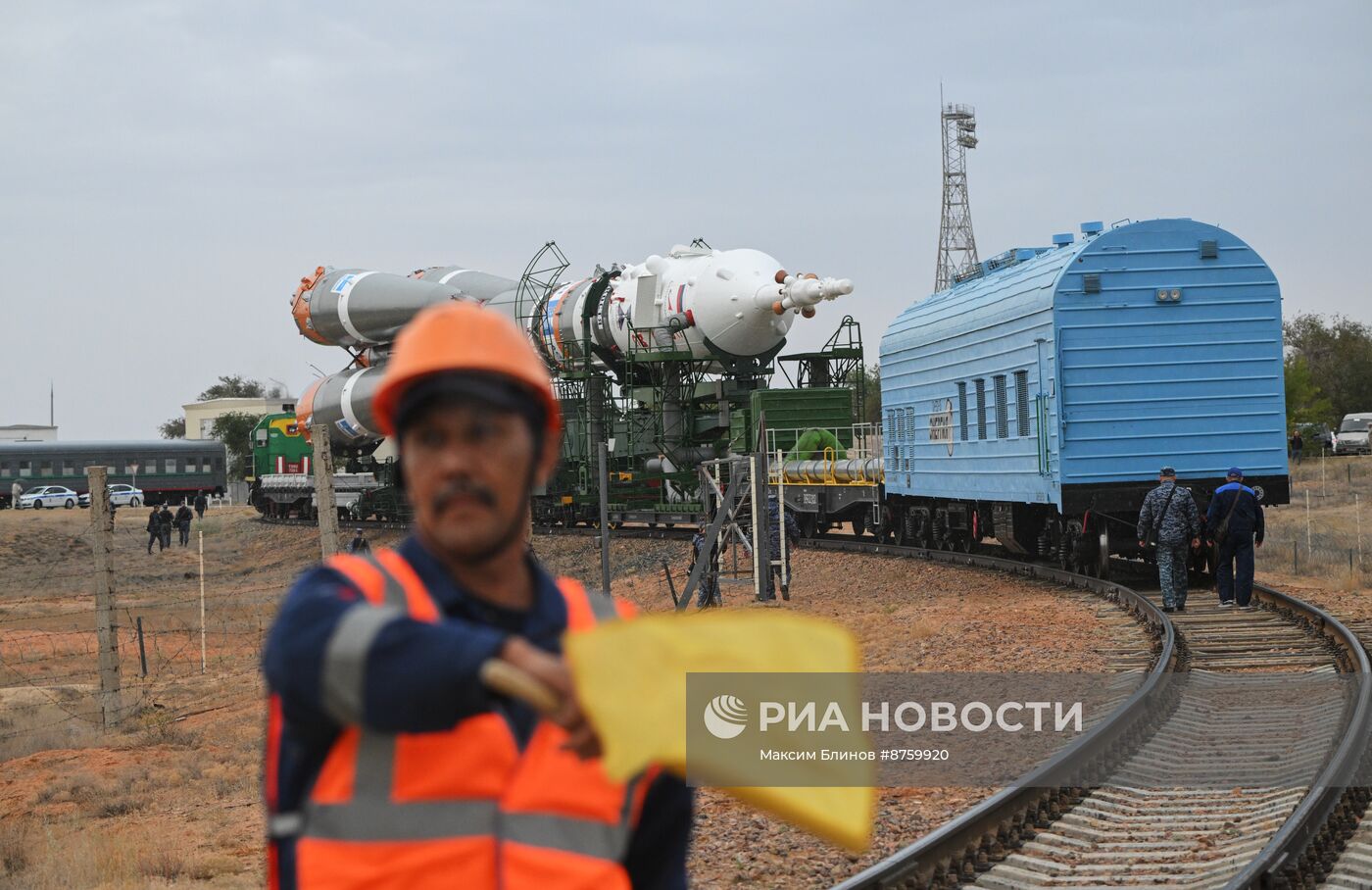 Вывоз РН "Союз-2.1а" с пилотируемый кораблем "Союз МС-26" на стартовый комплекс космодрома Байконур 