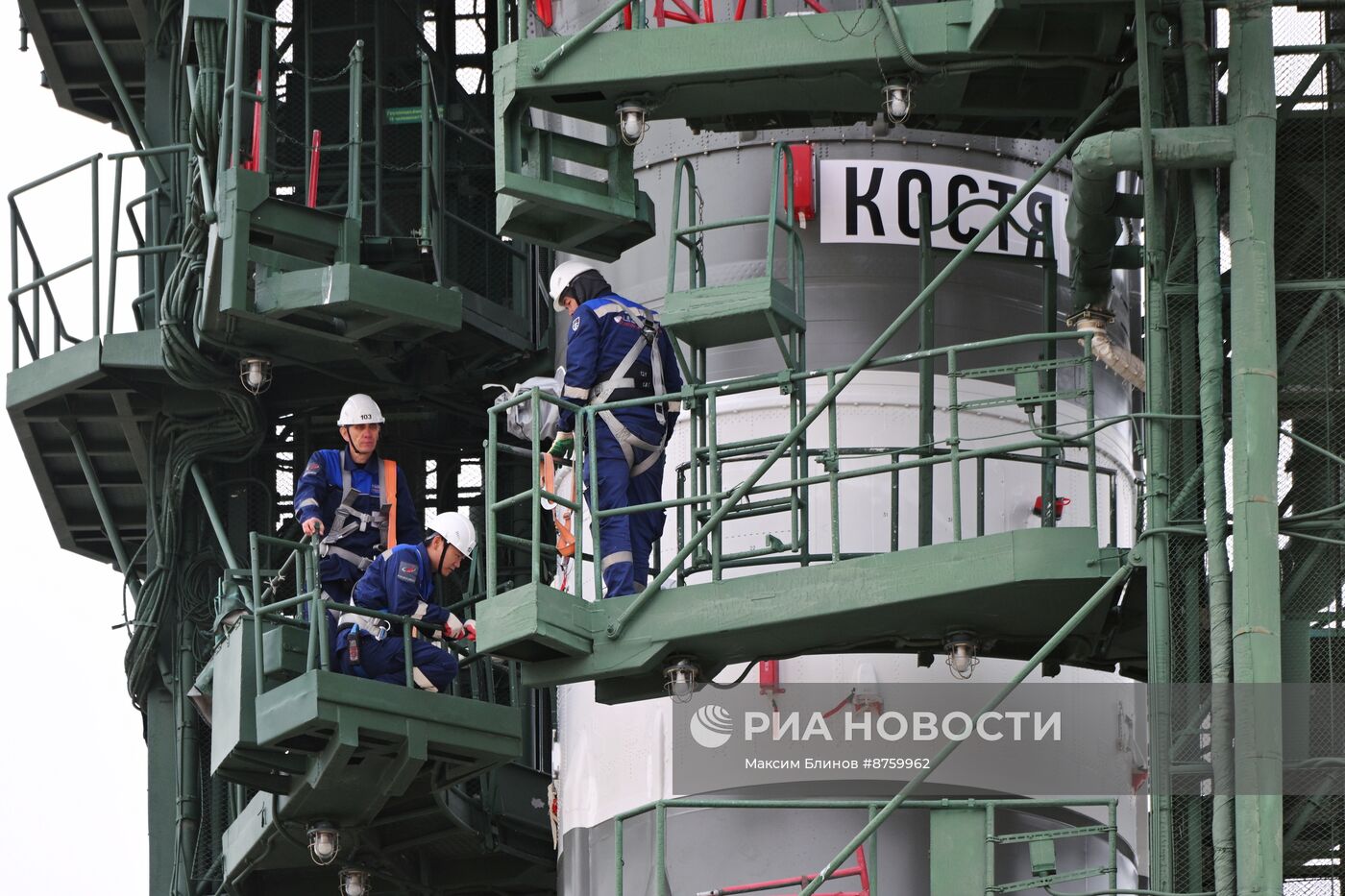 Вывоз РН "Союз-2.1а" с пилотируемый кораблем "Союз МС-26" на стартовый комплекс космодрома Байконур