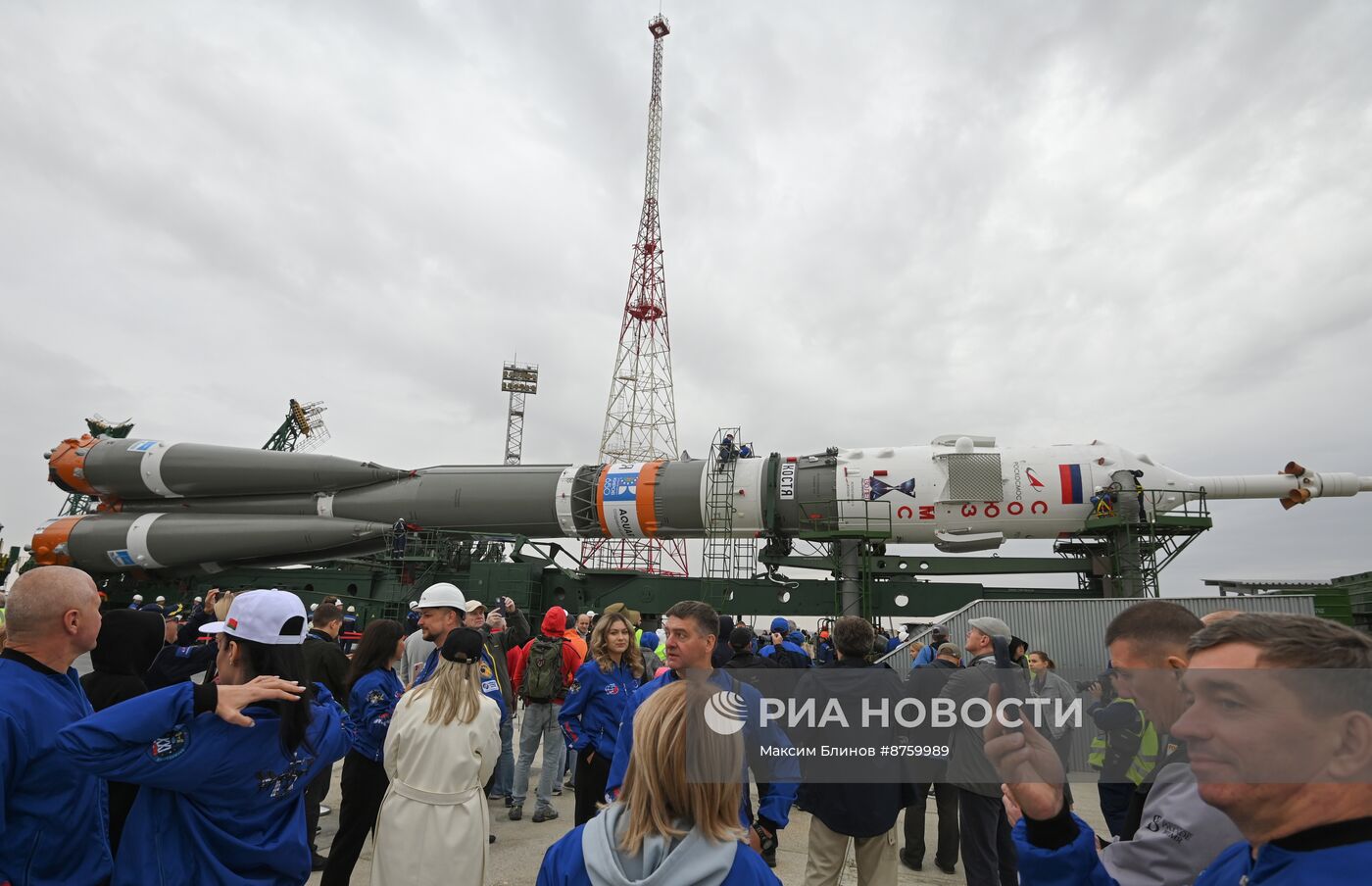 Вывоз РН "Союз-2.1а" с пилотируемый кораблем "Союз МС-26" на стартовый комплекс космодрома Байконур 