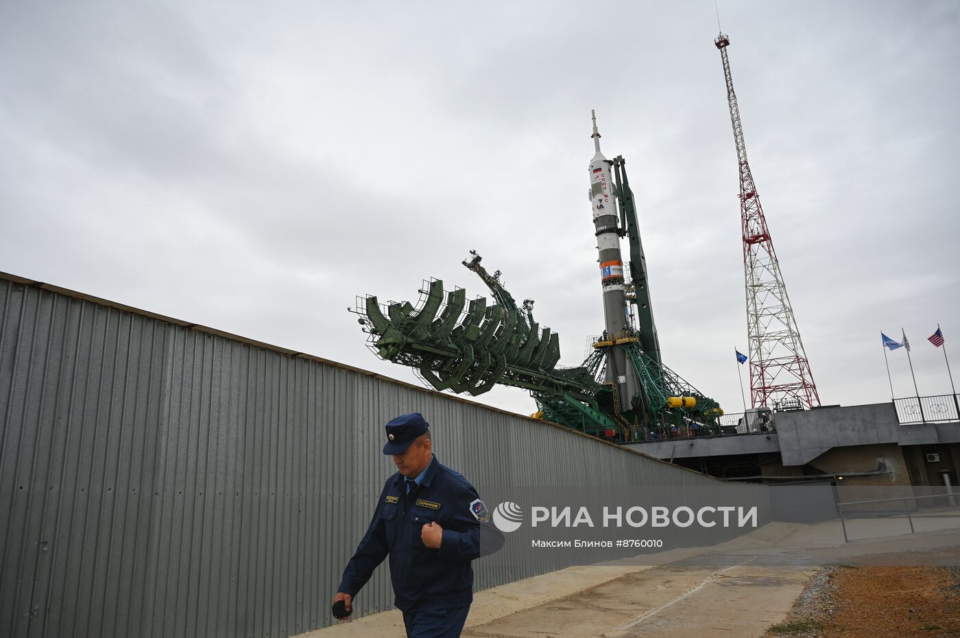 Вывоз РН "Союз-2.1а" с пилотируемый кораблем "Союз МС-26" на стартовый комплекс космодрома Байконур 