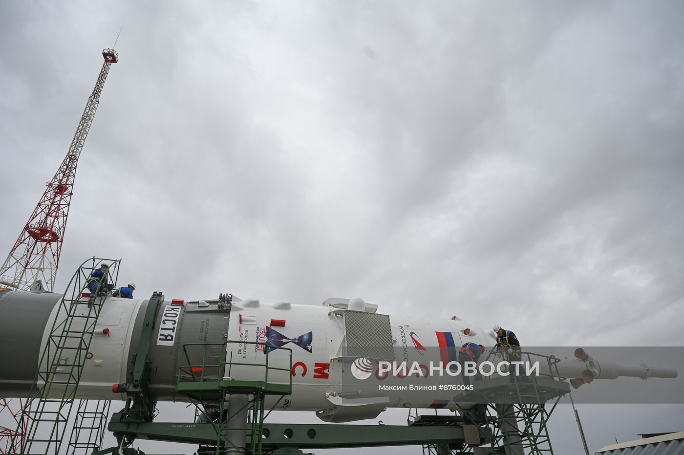 Вывоз РН "Союз-2.1а" с пилотируемый кораблем "Союз МС-26" на стартовый комплекс космодрома Байконур