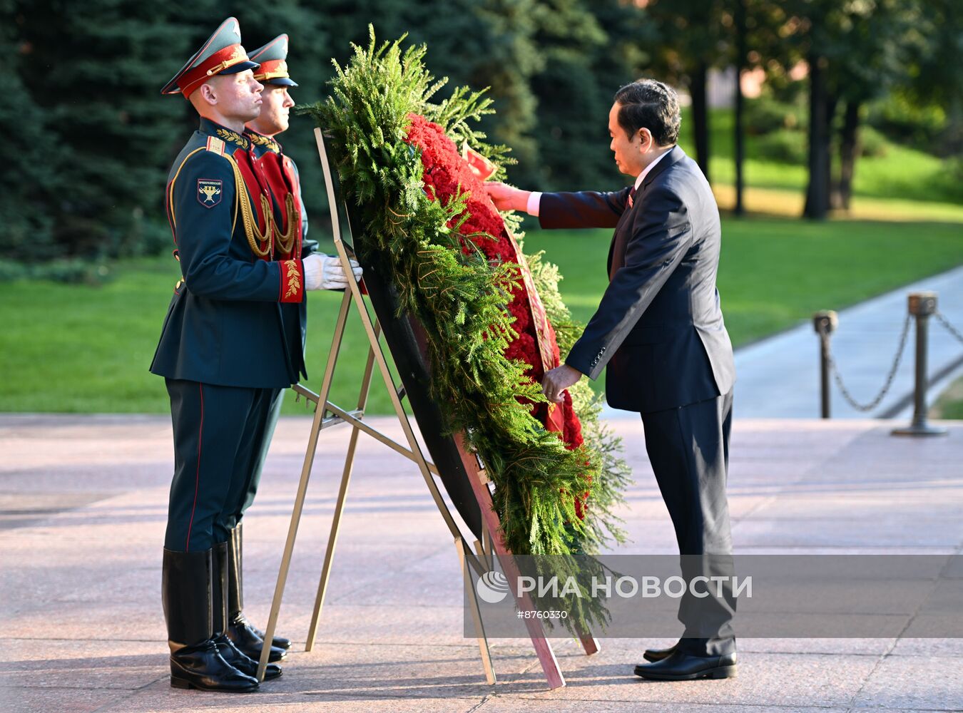 Прилет председателя Национального собрания Вьетнама Чан Тхань Мана в Москву  