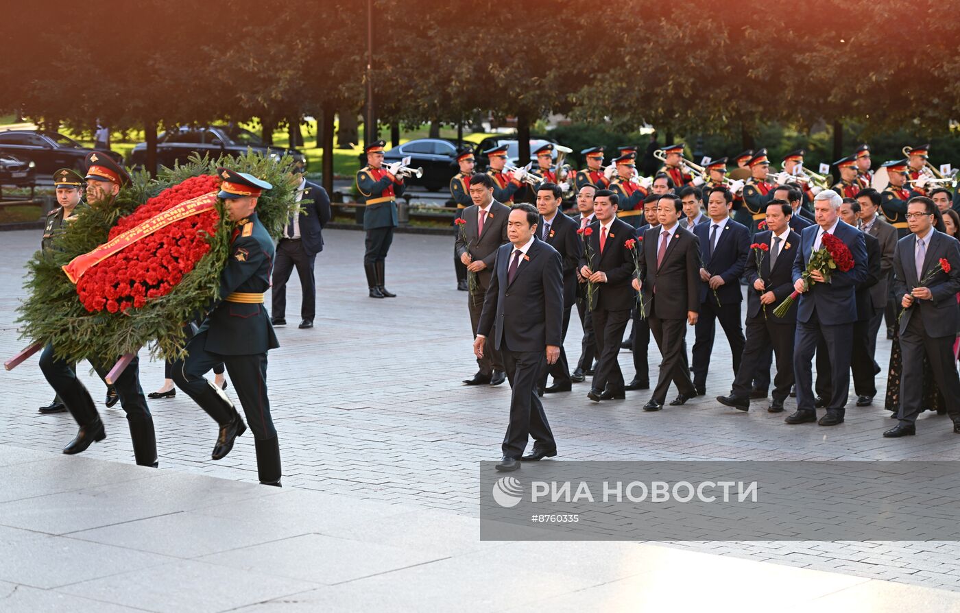 Прилет председателя Национального собрания Вьетнама Чан Тхань Мана в Москву  