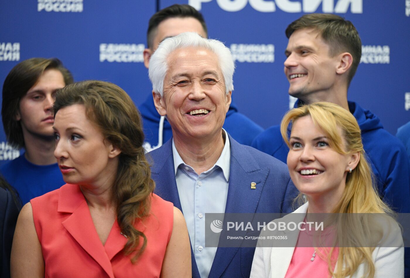 Оглашение предварительных итогов выборов в штабе партии "Единая Россия"