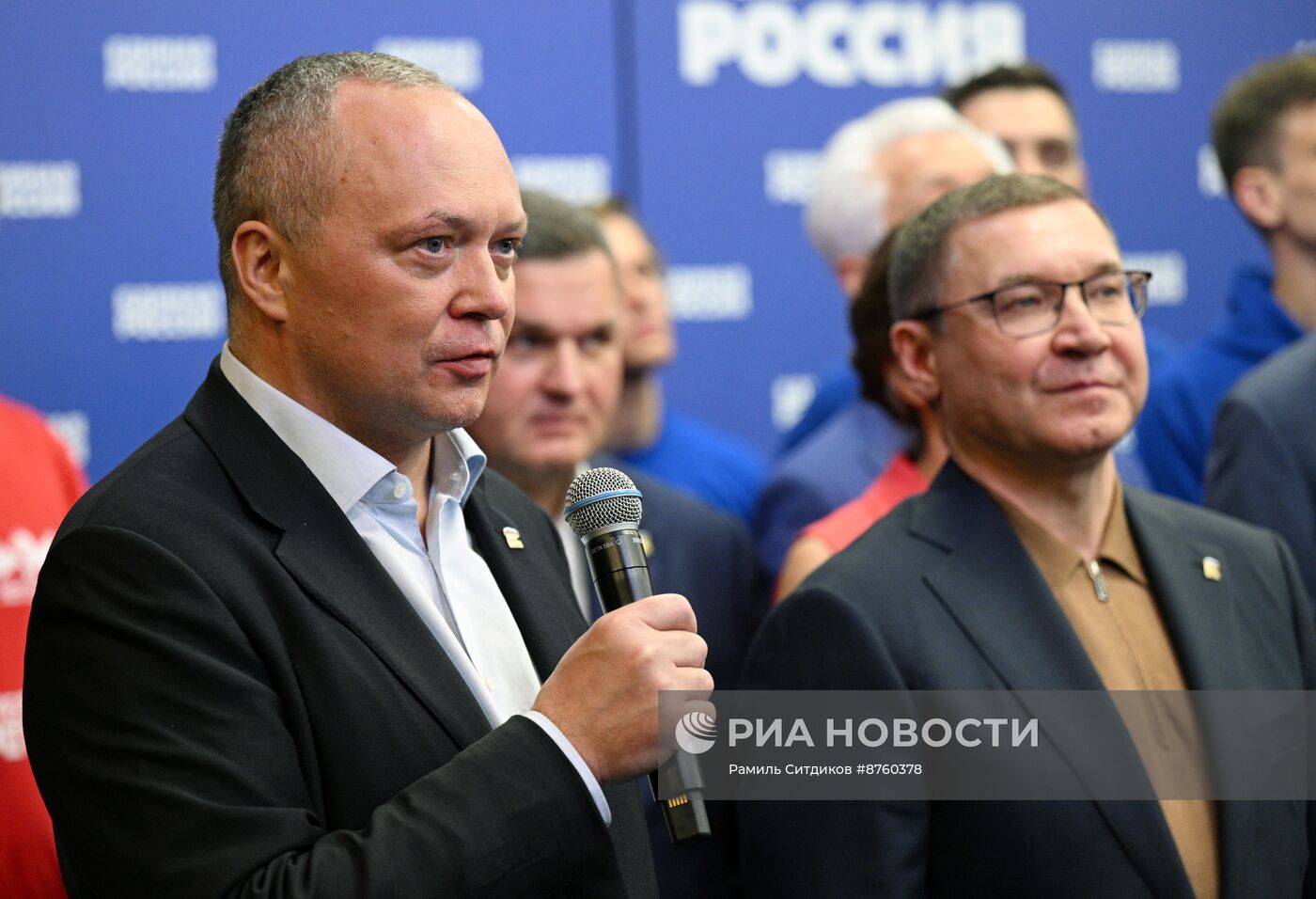 Оглашение предварительных итогов выборов в штабе партии "Единая Россия"