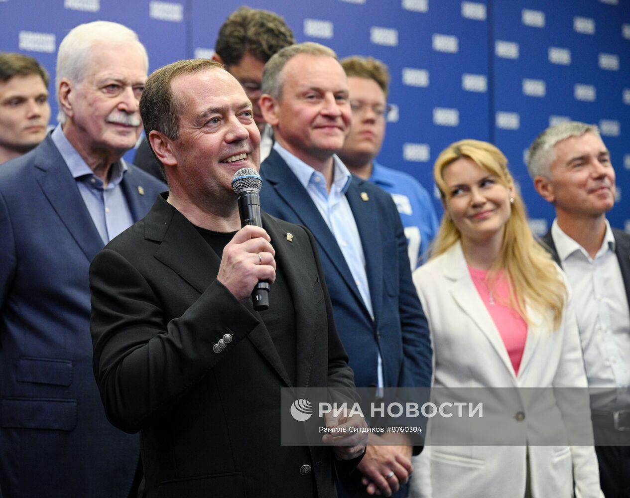 Оглашение предварительных итогов выборов в штабе партии "Единая Россия"