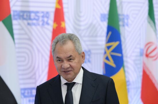 Открытие встречи Высоких представителей государств БРИКС , курирующих вопросы безопасности
Сергей Шойгу, секретарь Совета безопасности РФ Место: Россия, Санкт-Петербург. Автор: Алексей Даничев. Встреча Высоких представителей государств БРИКС и БРИКС плюс, курирующих вопросы безопасности