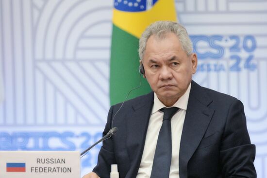 Открытие встречи Высоких представителей государств БРИКС, курирующих вопросы безопасности
Сергей Шойгу, секретарь Совета безопасности РФ Место: Россия, Санкт-Петербург. Автор: Алексей Даничев. Встреча Высоких представителей государств БРИКС и БРИКС плюс, курирующих вопросы безопасности