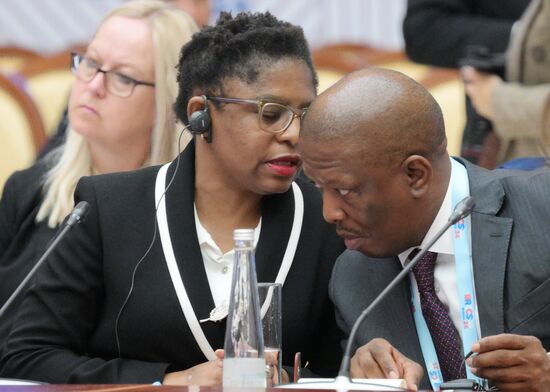 Открытие встречи Высоких представителей государств БРИКС, курирующих вопросы безопасности
На первом плане слева:
Кхумбудзо Фофи Сайлэнс Нтшавхени, министр в администрации президента ЮАР Место: Россия, Санкт-Петербург. Автор: Алексей Даничев. Встреча Высоких представителей государств БРИКС и БРИКС плюс, курирующих вопросы безопасности