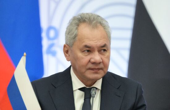 Открытие встречи Высоких представителей государств БРИКС, курирующих вопросы безопасности
Сергей Шойгу, секретарь Совета безопасности РФ Место: Россия, Санкт-Петербург. Автор: Алексей Даничев. Встреча Высоких представителей государств БРИКС и БРИКС плюс, курирующих вопросы безопасности