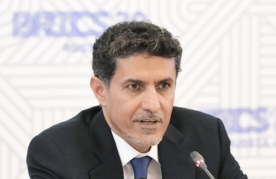 Двусторонние встречи с главами делегаций
Встреча с Сергеем Шойгу, секретарем Совета безопасности РФ
Али Аль Шамси, генеральный секретарь Высшего совета национальной безопасности ОАЭ Место: Россия, Санкт-Петербург. Автор: Алексей Даничев. Встреча Высоких представителей государств БРИКС и БРИКС плюс, курирующих вопросы безопасности