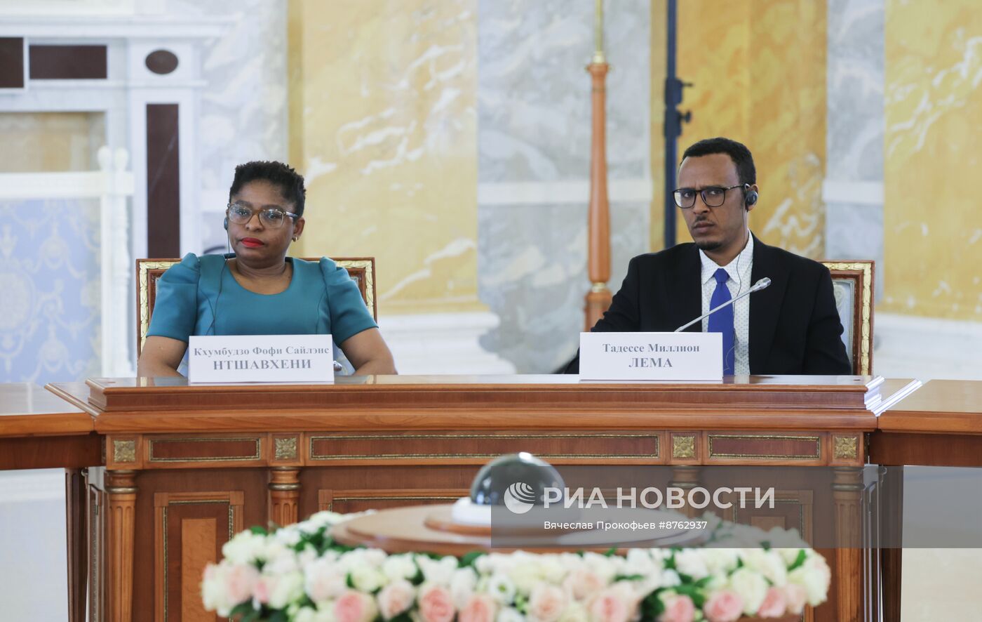 Рабочая поездка президента Владимира Путина в Санкт-Петербург