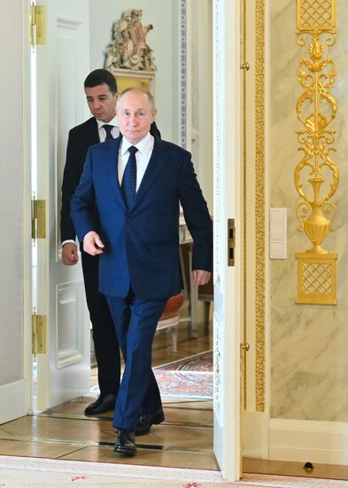 Рабочая поездка президента Владимира Путина в Санкт-Петербург