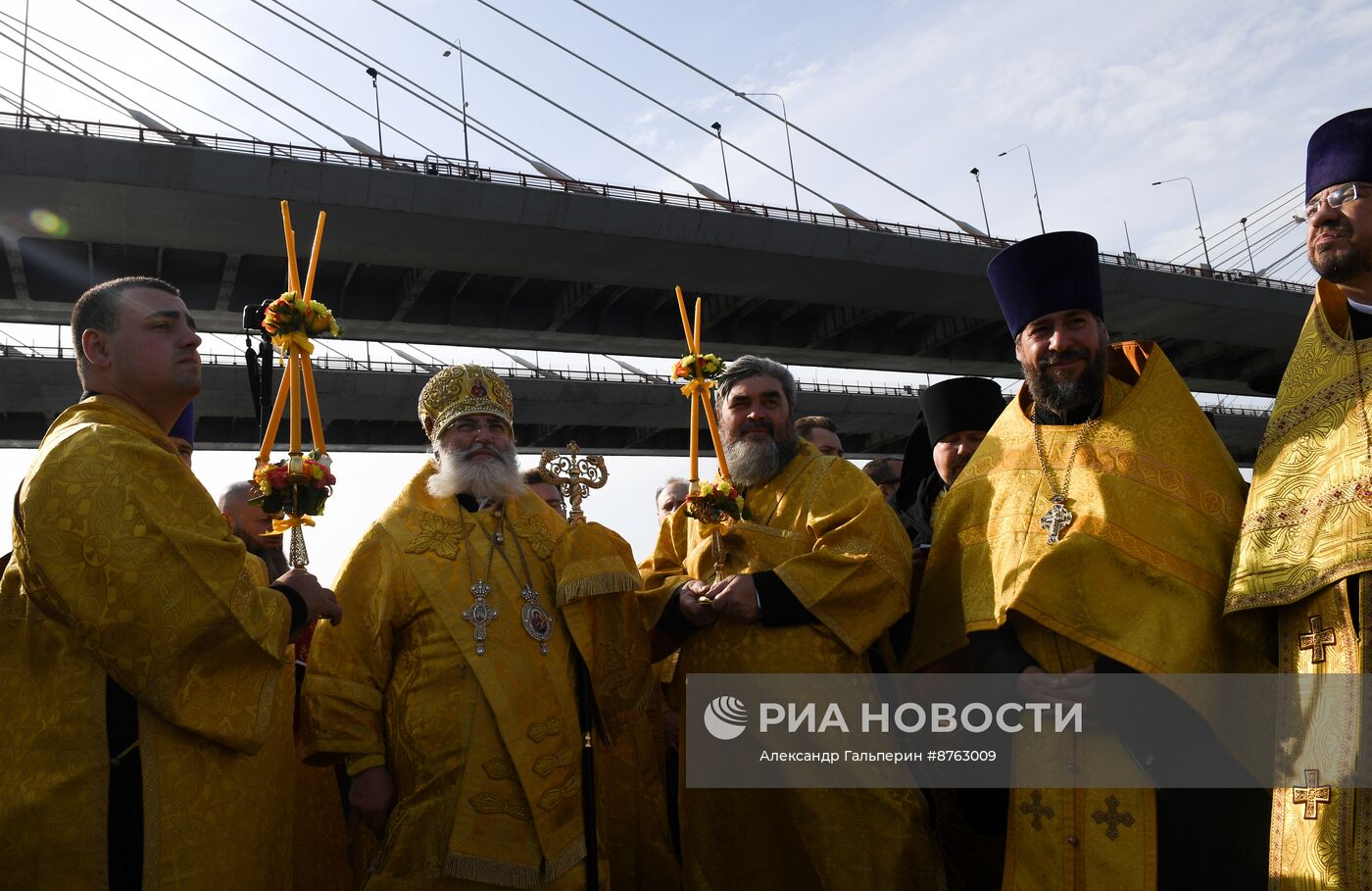 Крестный ход в честь 300-летия перенесения мощей А. Невского в Санкт-Петербург