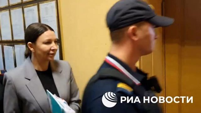 Реакция Елены Блиновской на вопросы о задержании мужа в зоне СВО