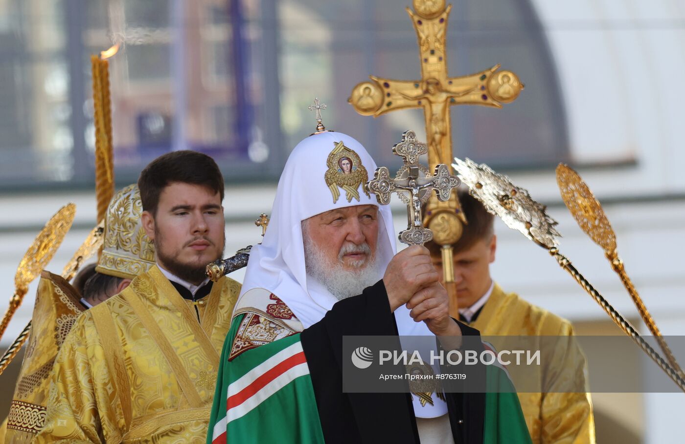 Крестный ход в честь 300-летия перенесения мощей А. Невского в Санкт-Петербург