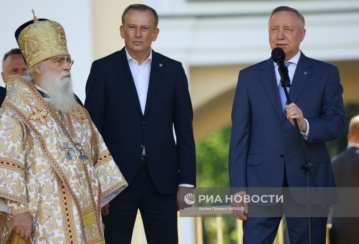 Крестный ход в честь 300-летия перенесения мощей А. Невского в Санкт-Петербург