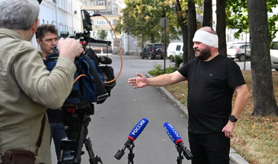 Военкора Е. Поддубного выписали из больницы после ранения