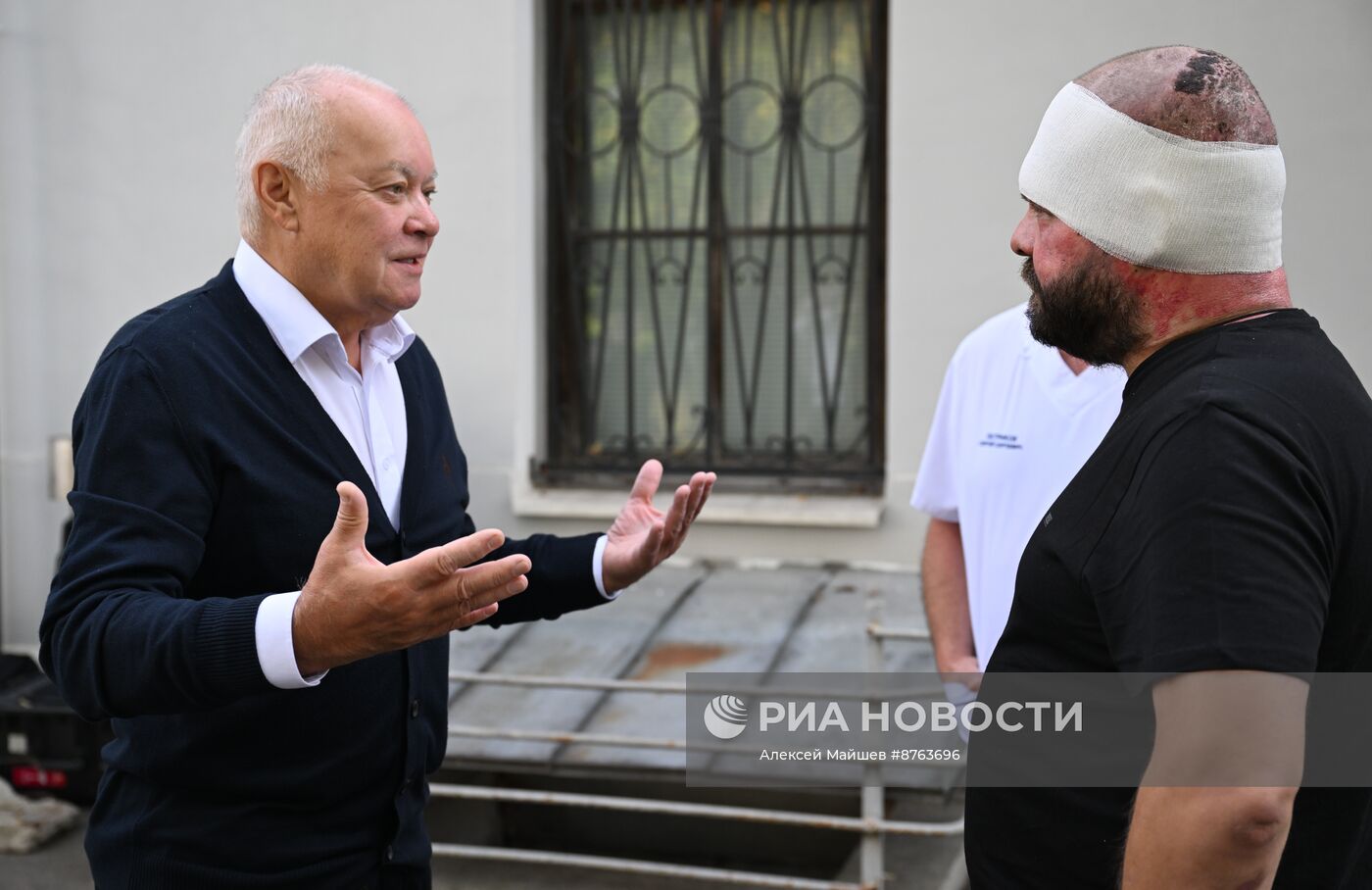 Военкора Е. Поддубного выписали из больницы после ранения