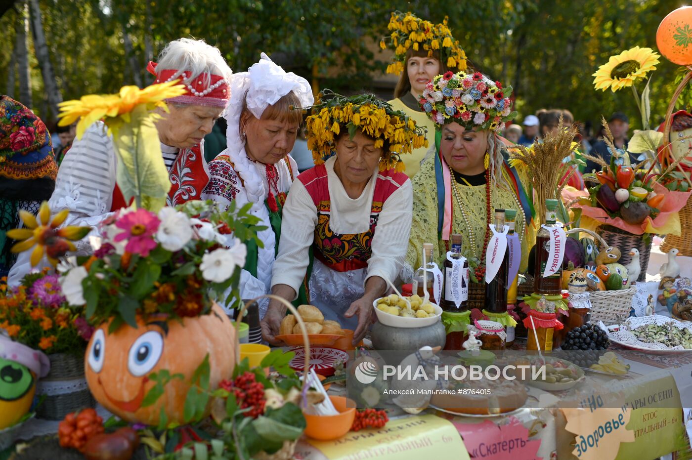Выставка "Дары осени" в Омске