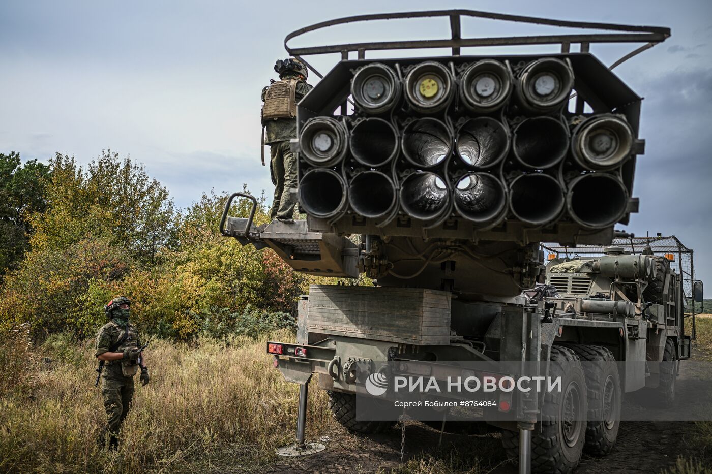 Тренировка расчета РСЗО "Ураган" в зоне спецоперации