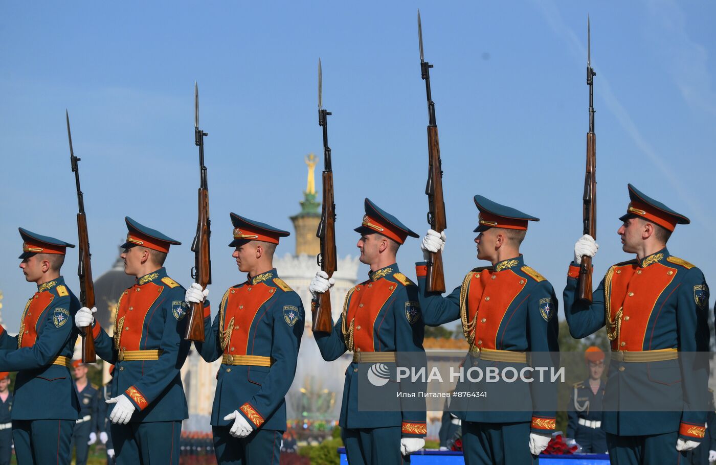 Принятие присяги курсантами и студентами Академии Государственной противопожарной службы МЧС России