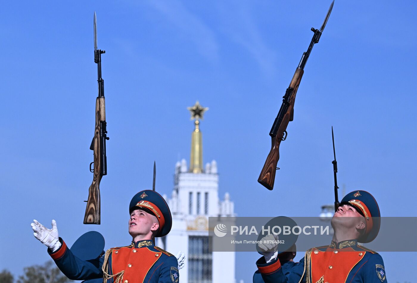 Принятие присяги курсантами и студентами Академии Государственной противопожарной службы МЧС России