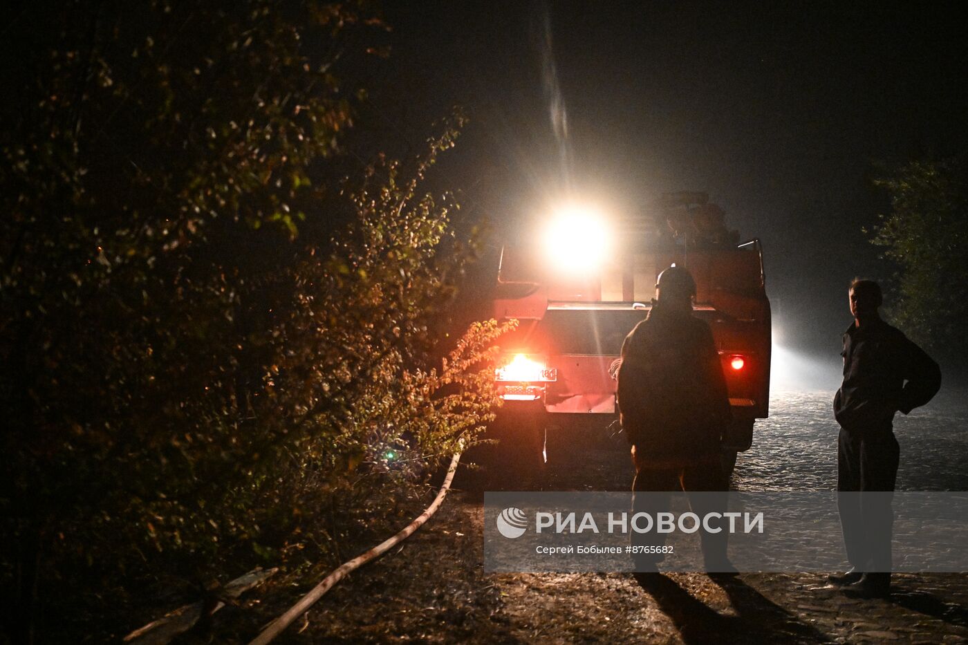 Масштабный пожар охватил несколько сел в ЛНР