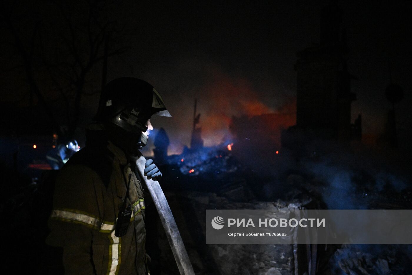 Масштабный пожар охватил несколько сел в ЛНР