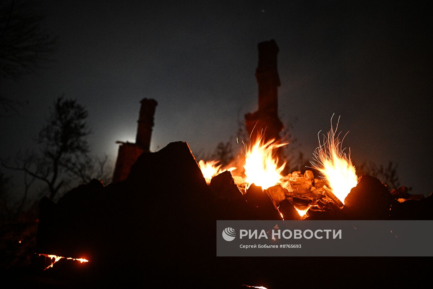 Масштабный пожар охватил несколько сел в ЛНР