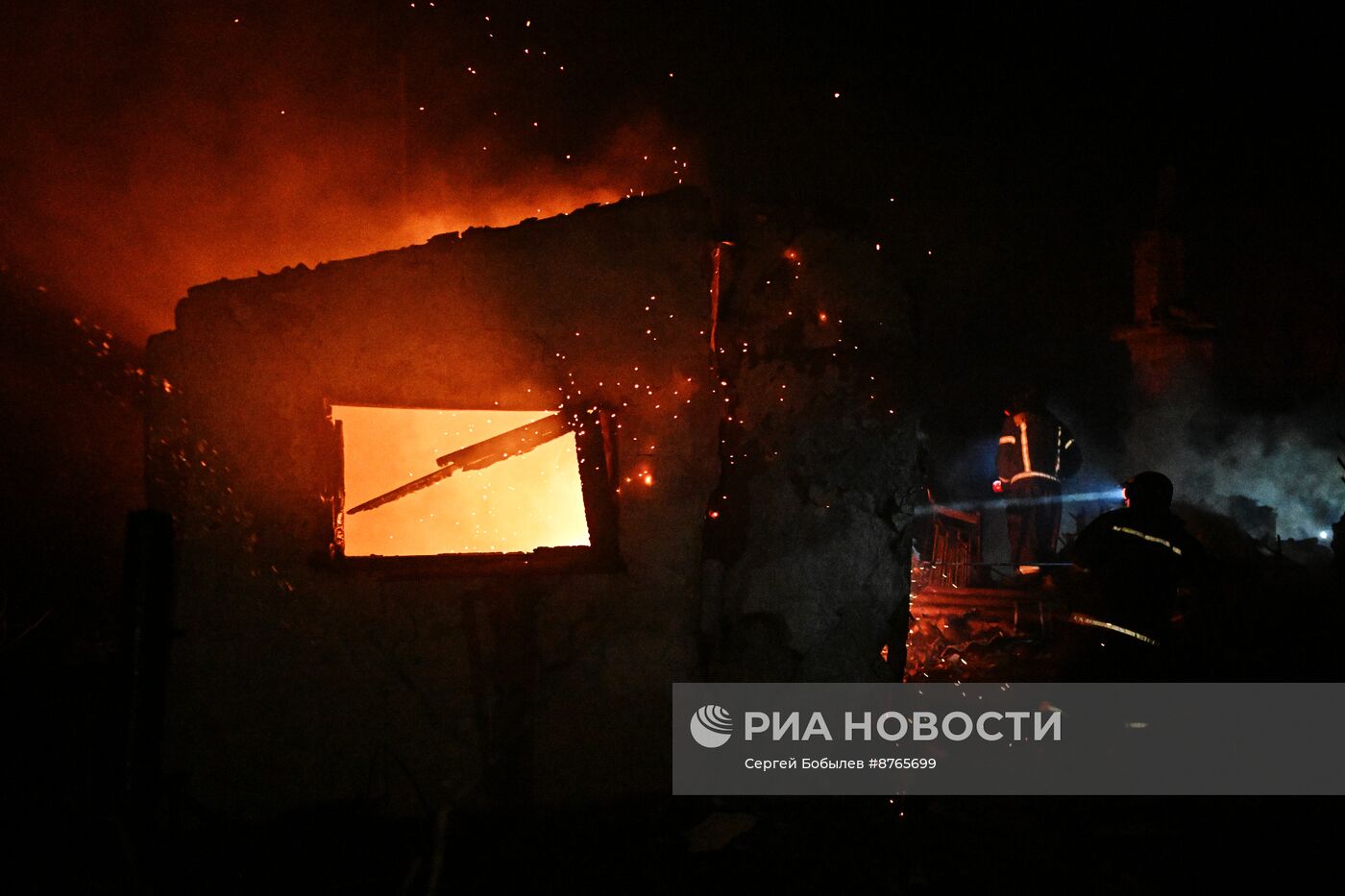 Масштабный пожар охватил несколько сел в ЛНР