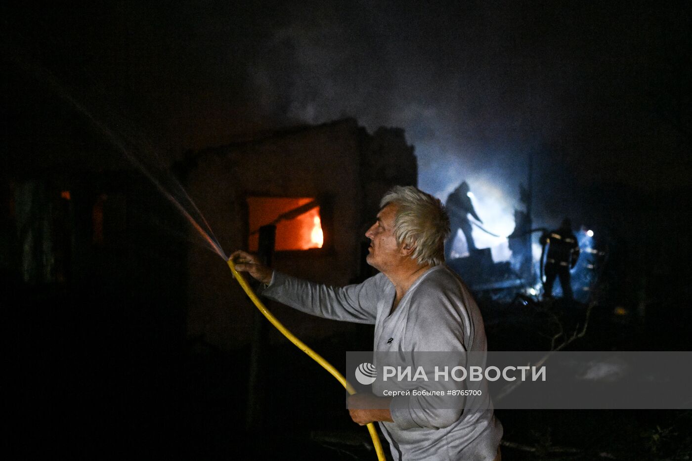 Масштабный пожар охватил несколько сел в ЛНР