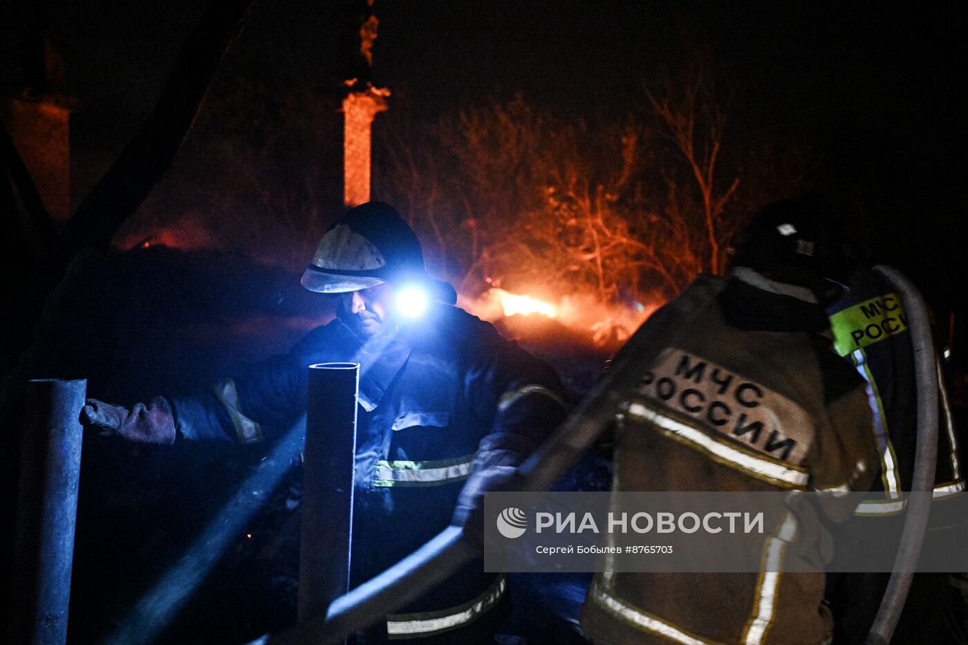 Масштабный пожар охватил несколько сел в ЛНР