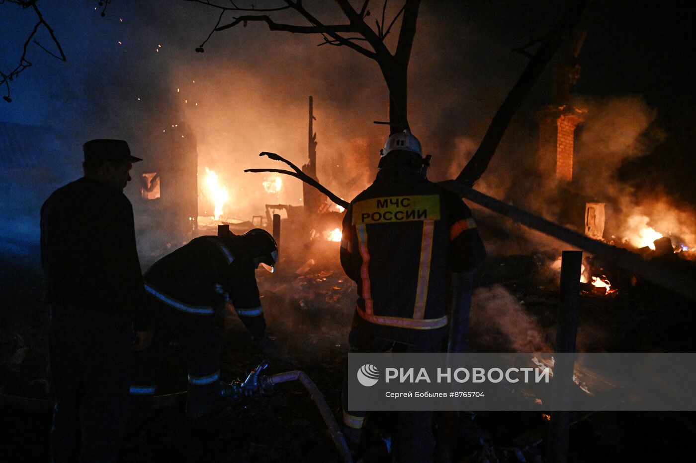 Масштабный пожар охватил несколько сел в ЛНР