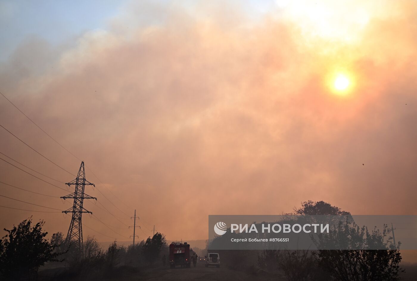 Масштабный пожар охватил несколько сел в ЛНР